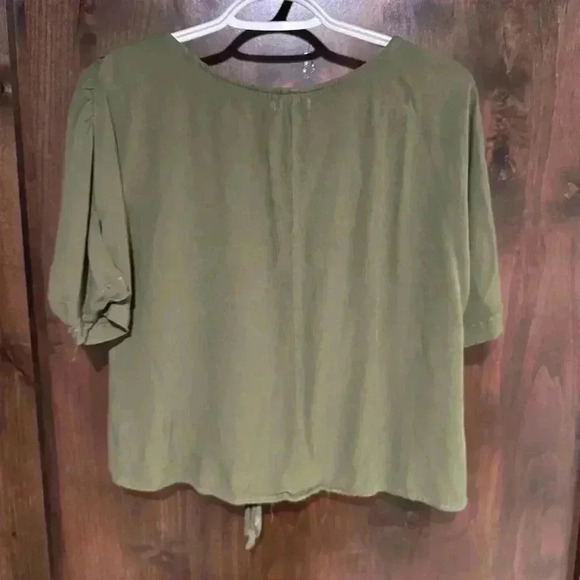Harper Heritage green blouse women’s Size Small 100% Rayon Francesca’s - Picture 5 of 7